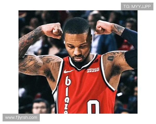 开拓者官方发布庆祝海报利拉德与杨瀚森携手替补席欢庆胜利